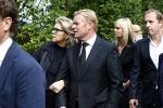 Laren 2 oktober 2013
Kerkdienst naar aanleiding van het overlijden van John de mol sr in de sint Jansbasiliek. Het was enorm druk met vrienden en familie.