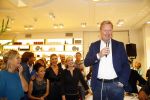 Oosterbeek 14 september 2013
Ronald Koeman op de Skin Cosmetics winkel van zijn vrouw Bartina en ochter Debbie.