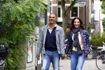 Amsterdam 19 september 2013
Ruud Gullit met zijn vriendin Maggie Jimenez in Amsterdam zuid.