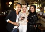 Amsterdam 30 september 2013
Presentatie website Mari v d Ven . Tatjana met Annette Wijndom en een vriend