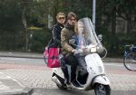 Amsterdam 7 oktober 2013
Daniel de Ridder met Tatum Dagelet en Toy Travis op de vespa scooter.
