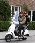 Amsterdam 7 oktober 2013
Daniel de Ridder met Tatum Dagelet en Toy Travis op de vespa scooter.