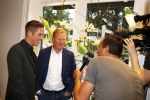 Oosterbeek 14 september 2013
Ronald Koeman op de Skin Cosmetics winkel van zijn vrouw Bartina en ochter Debbie.