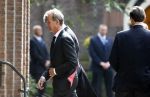 Laren 2 oktober 2013
Kerkdienst naar aanleiding van het overlijden van John de mol sr in de sint Jansbasiliek. Het was enorm druk met vrienden en familie.
