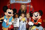 Amsterdam 11 oktober 2013
Premiere Disney live show in de rai.
Wendy v Dijk met dochter Lizzy en vriendinnetjes