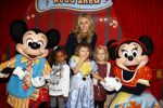 Amsterdam 11 oktober 2013
Premiere Disney live show in de rai.
Wendy v Dijk met dochter Lizzy en vriendinnetjes