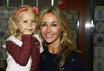 Amsterdam 11 oktober 2013
Premiere Disney live show in de rai.
Wendy v Dijk met dochter Lizzy en vriendinnetjes