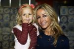 Amsterdam 11 oktober 2013
Premiere Disney live show in de rai.
Wendy v Dijk met dochter Lizzy en vriendinnetjes