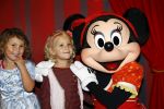 Amsterdam 11 oktober 2013
Premiere Disney live show in de rai.
Wendy v Dijk met dochter Lizzy en vriendinnetjes