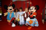 Amsterdam 11 oktober 2013
Premiere Disney live show in de rai.
Wendy v Dijk met dochter Lizzy en vriendinnetjes