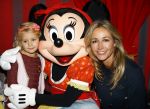 Amsterdam 11 oktober 2013
Premiere Disney live show in de rai.
Wendy v Dijk met dochter Lizzy en vriendinnetjes
