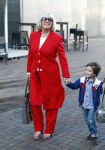 Amsterdam 29 september 2013
Willeke Alberti met vrienden op weg naar de bioscoop.