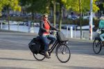 Amsterdam 9 oktober 2014
Annette Malherbe op de fiets bij de westergasfabriek
