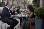 Amsterdam 4 oktober 2014
Astrid Joosten met een kennis op terras.