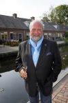 Abcoude 19 september 2014
Robert Leroy wordt ambassadeur voor dolphins for Davey. Bert Simhoffer is oprichter van de stichting.