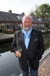 Abcoude 19 september 2014
Robert Leroy wordt ambassadeur voor dolphins for Davey. Bert Simhoffer is oprichter van de stichting.