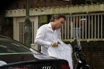 Amsterdam 16 oktober 2014
Camiel Eurlings wordt daags na zijn ontslag bij de KLM thuis gebracht door zijn prive chauffeur.
