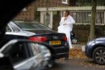 Amsterdam 16 oktober 2014
Camiel Eurlings wordt daags na zijn ontslag bij de KLM thuis gebracht door zijn prive chauffeur.
