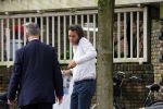 Amsterdam 16 oktober 2014
Camiel Eurlings wordt daags na zijn ontslag bij de KLM thuis gebracht door zijn prive chauffeur.