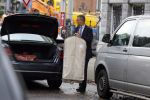 Amsterdam 16 oktober 2014
Camiel Eurlings wordt daags na zijn ontslag bij de KLM thuis gebracht door zijn prive chauffeur.