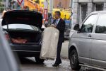 Amsterdam 16 oktober 2014
Camiel Eurlings wordt daags na zijn ontslag bij de KLM thuis gebracht door zijn prive chauffeur.