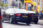 Amsterdam 16 oktober 2014
Camiel Eurlings wordt daags na zijn ontslag bij de KLM thuis gebracht door zijn prive chauffeur.