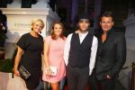 Amsterdam 29 september 2014
Beau monde awards in het Amstel hotel. caroline Tensen met zoon Bob en dochter Lotte  en Leco v Zadelhoff