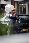 Amsterdam 1 oktober 2014
Connie Breukhoven met bloemen