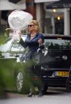 Amsterdam 1 oktober 2014
Connie Breukhoven met bloemen