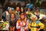 Bussum, 27 September 2014
Premiere Sneeuwwitje in 't Spant in Bussum
Maud Mulder: sneeuwwitjeGeert Hoes: Jager JonathanMichael van Hoorne: koning constathijnSandra Dijkstra: koningin FabiolaAron Bruisten: dwergRobbert van Unnik: dwerg Anne fleur vd berg: spiegelLaura ter horst: hofdame
Foto Peter Smulders BV