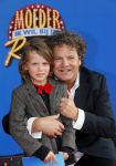 Utrecht 21 september 2014
Premiere moeder ik wil bij de revue in het beatrixtheater. Dirk Zeelenberg met zoon