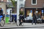 Amsterdam 24 september 2014
Doutzen Kroes op de fiets in Amsterdam.