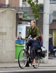 Amsterdam 24 september 2014
Doutzen Kroes op de fiets in Amsterdam.