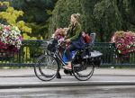 Amsterdam 24 september 2014
Doutzen Kroes op de fiets in Amsterdam.