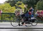 Amsterdam 24 september 2014
Doutzen Kroes op de fiets in Amsterdam.