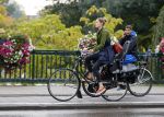Amsterdam 24 september 2014
Doutzen Kroes op de fiets in Amsterdam.