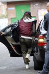 Amsterdam 7 oktober 2014
Edgar Davids met tassen op weg naar vliegveld met taxi.
