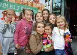 Amstelveen 5 oktober 2014
Premiere Pippi Langkous in de schouwburg van Amstelveen.
Elle v Rijn met dochters en vriendinnen