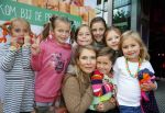 Amstelveen 5 oktober 2014
Premiere Pippi Langkous in de schouwburg van Amstelveen.
Elle v Rijn met dochters en vriendinnen