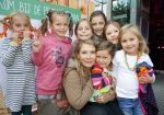 Amstelveen 5 oktober 2014
Premiere Pippi Langkous in de schouwburg van Amstelveen.
Elle v Rijn met dochters en vriendinnen