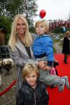 Amsterdam 8 0ktober 2014
Mama van het jaar verkieizing. Ellemieke Vermolen met zoons en Monique Matthijsen