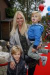 Amsterdam 8 0ktober 2014
Mama van het jaar verkieizing. Ellemieke Vermolen met zoons en Monique Matthijsen