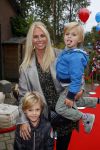 Amsterdam 8 0ktober 2014
Mama van het jaar verkieizing. Ellemieke Vermolen met zoons en Monique Matthijsen