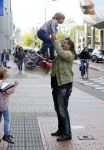 Amstelveen 5 oktober 2014
Emile Ratelband met zijn zoon Emilio en dochter Royce en vriendin Gitta bij premiere Pippi Langkous.