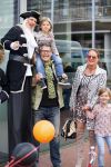 Amstelveen 5 oktober 2014
Emile Ratelband met zijn zoon Emilio en dochter Royce en vriendin Gitta bij premiere Pippi Langkous.