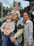 Amstelveen 5 oktober 2014
Emile Ratelband met zijn zoon Emilio en dochter Royce en vriendin Gitta bij premiere Pippi Langkous.