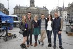 Amsterdam 30 september 2014
Kelly Kruger, Darin Brooks, Kim Matula, Scott Clifton, Ashleigh Brewer en Ferry Doedens uit de Amerikaanse soapserie The Bold and the Beautiful tijdens opnames op de dam in Amsterdam.