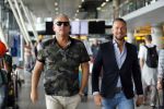 Schiphol 29 september 2014
Gordon met zijn nieuwe vriend Roelof v d Veen op schiphol voor vertrek naar Dubai voor opnames Goor en Geer met Gerard Joling.