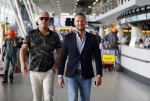 Schiphol 29 september 2014
Gordon met zijn nieuwe vriend Roelof v d Veen op schiphol voor vertrek naar Dubai voor opnames Goor en Geer met Gerard Joling.