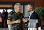 Schiphol 29 september 2014
Gordon met zijn nieuwe vriend Roelof v d Veen op schiphol voor vertrek naar Dubai voor opnames Goor en Geer met Gerard Joling.